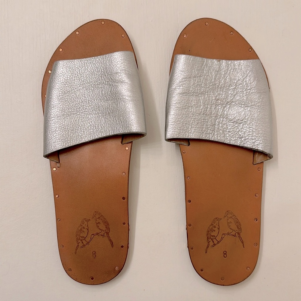 beek Mockingbird Slides | Women’s Size 8 | Silver